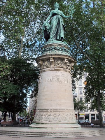 06-02-Lyon-13-0158-Place-Carnot