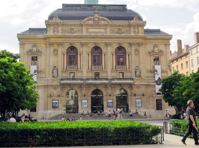 06-02-Lyon-13-0184-Theater