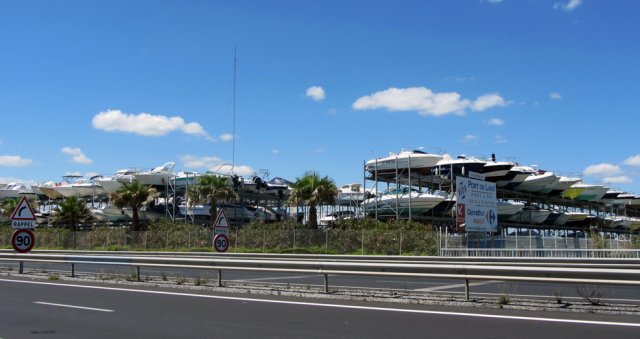 06-13-Frontignan-24-0089-Palavas-Schiff-Parkhaus