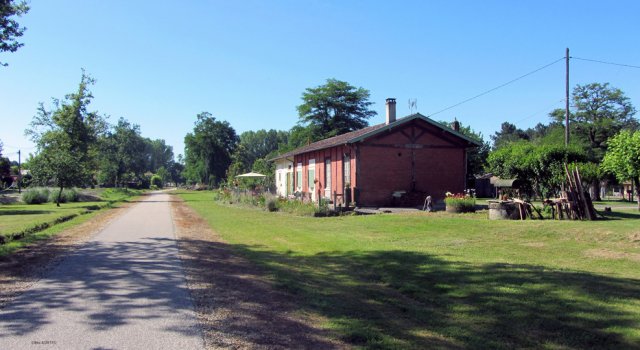 06-27-Biganos-38-0013-La-Gare