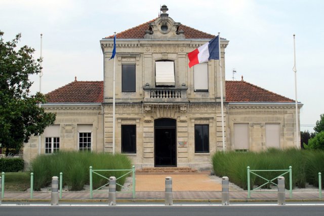06-27-Biganos-38-0108-Biganos-Rathaus