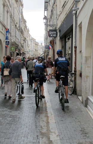 07-04-LaRochelle-45-0152-LaRochelle-Polizei