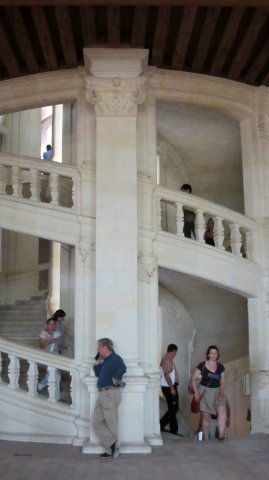 07-24-Beaugency-65-0083-Chambord-Doppelwendeltreppe
