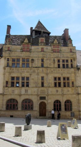 08-04-Montceau-76-0451-Paray-le-Monial-Rathaus