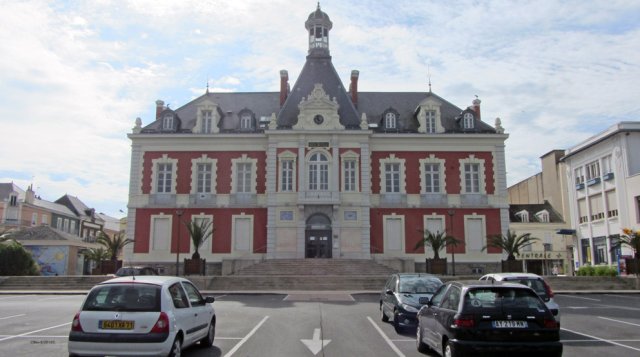 08-05-Chalon-77-0193-Montceau-Rathaus