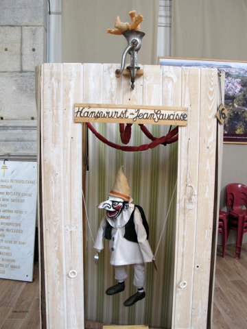 08-09-Besancon-81-0204-Besancon-Zitadelle-Polichinelle-Kasperle-Ausstellung